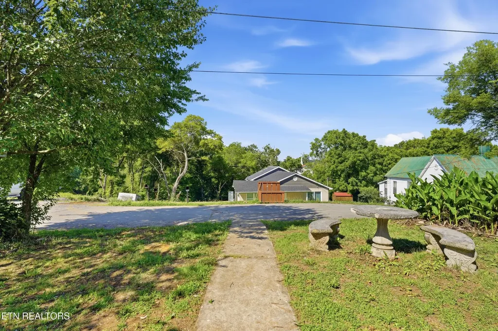 315 Poplar Street Lenoir City TN 37771