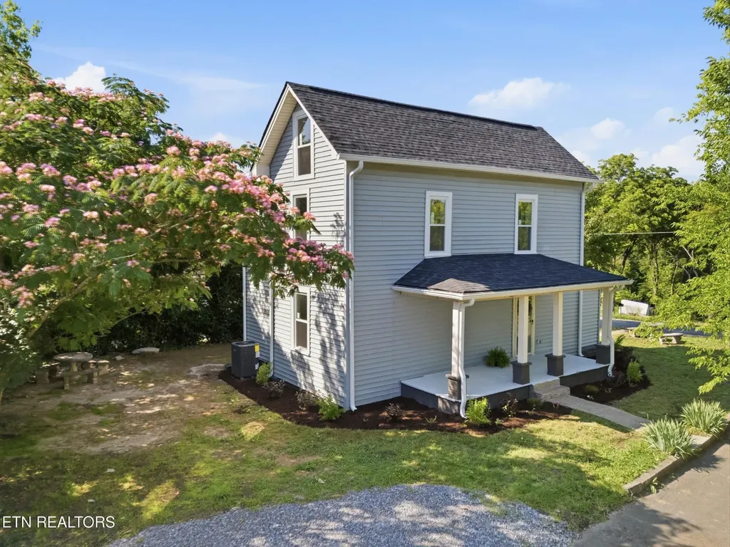 315 Poplar Street Lenoir City TN 37771
