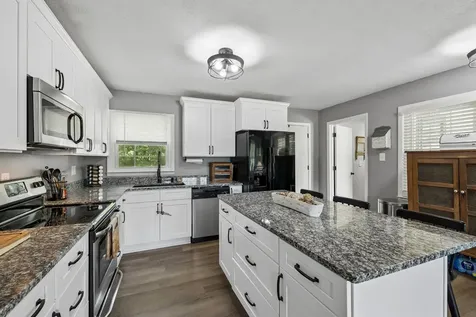 161 Kempville Highway Pleasant Shade TN 37145
