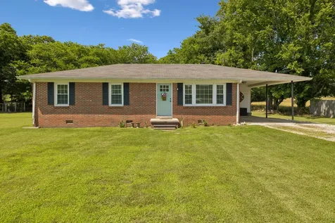 161 Kempville Highway Pleasant Shade TN 37145