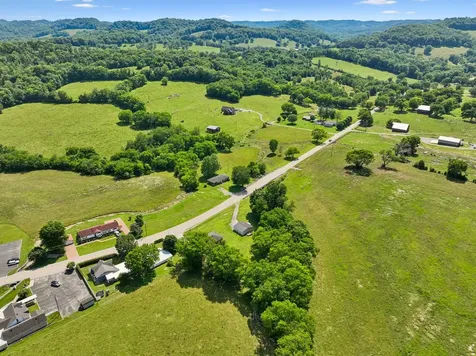 161 Kempville Highway Pleasant Shade TN 37145