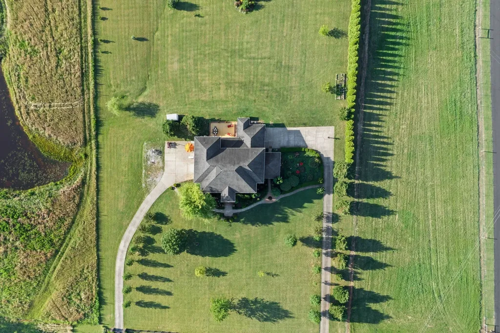 8288 Guthrie Road Cross Plains TN 37049