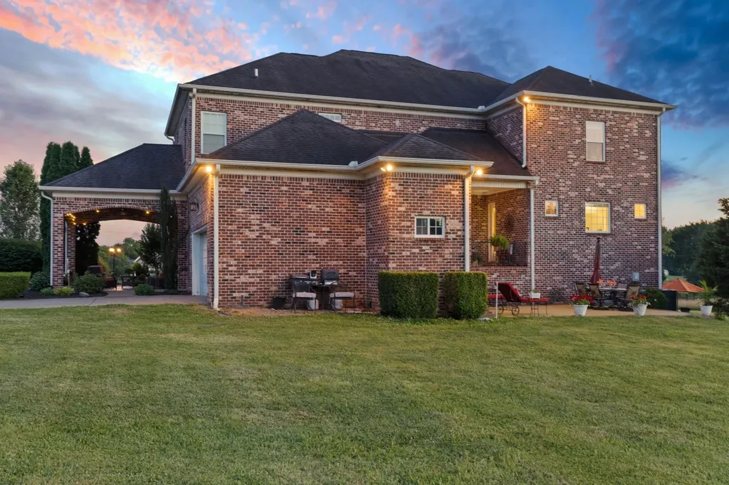 8288 Guthrie Road Cross Plains TN 37049