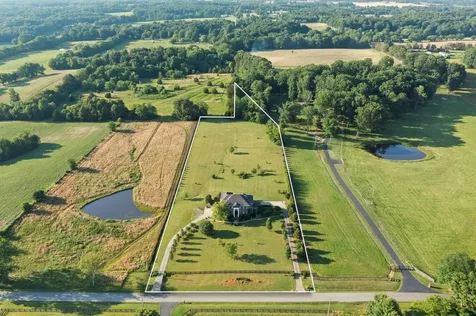 8288 Guthrie Road Cross Plains TN 37049