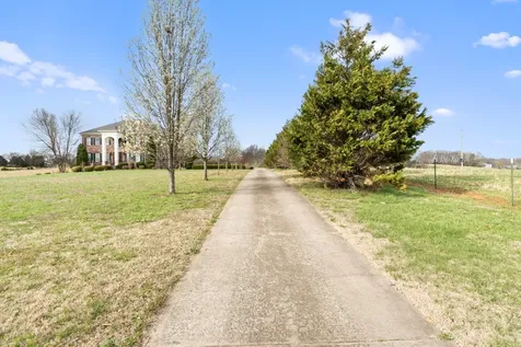 8288 Guthrie Road Cross Plains TN 37049
