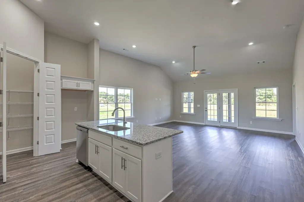 41 Bartow Street Decherd TN 37324