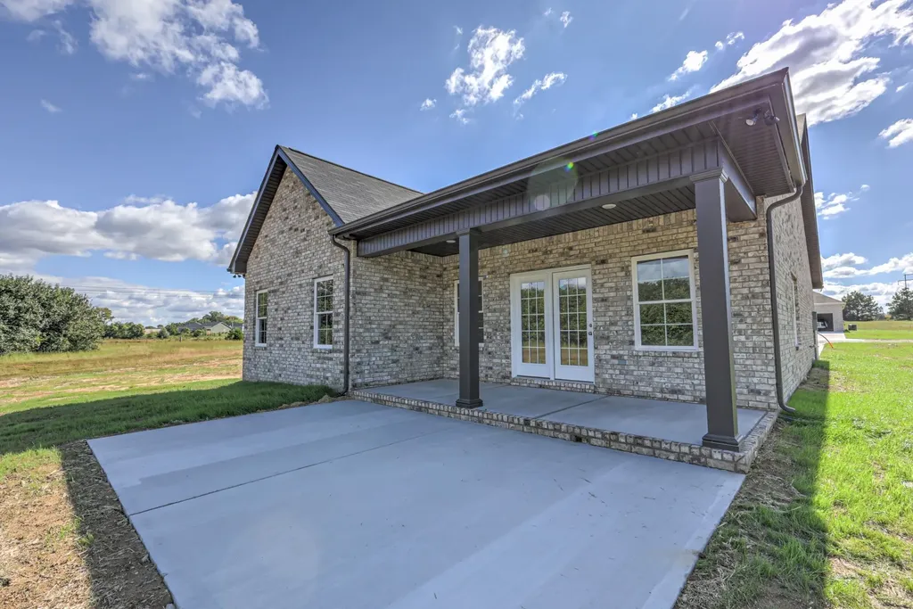 41 Bartow Street Decherd TN 37324