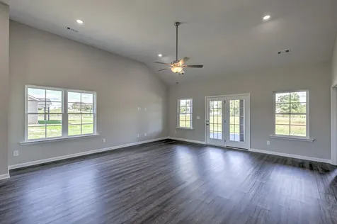41 Bartow Street Decherd TN 37324