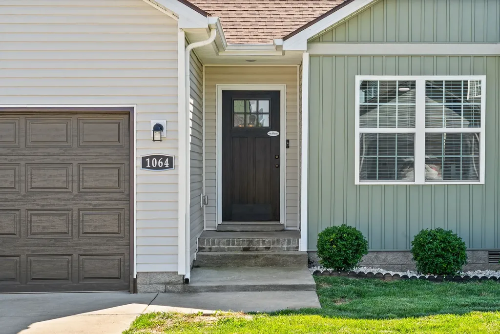 1064 Charles Thomas Drive Clarksville TN 37042