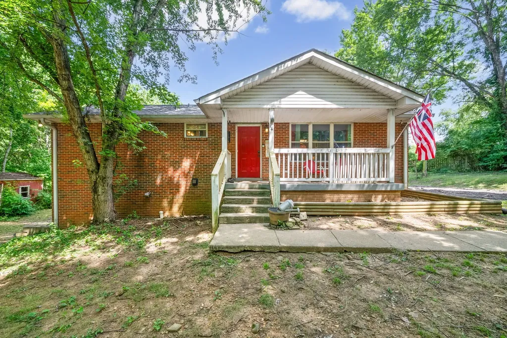 1011 Issac Clifton Road Chapmansboro TN 37035