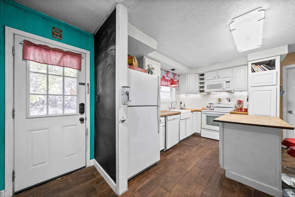 1011 Issac Clifton Road Chapmansboro TN 37035