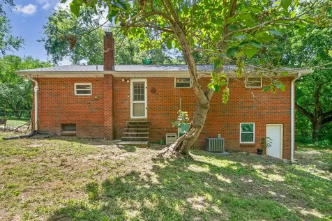 1011 Issac Clifton Road Chapmansboro TN 37035