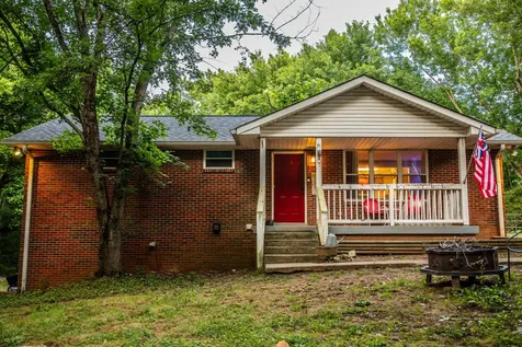 1011 Issac Clifton Road Chapmansboro TN 37035