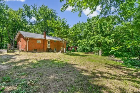 1011 Issac Clifton Road Chapmansboro TN 37035