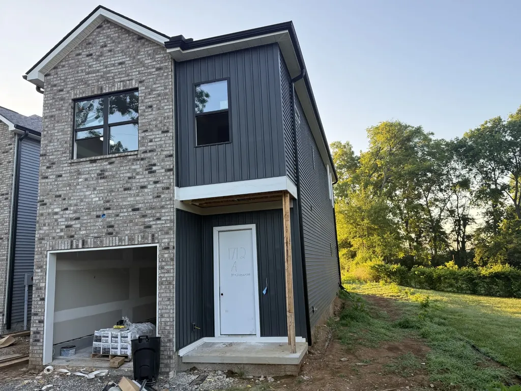 1712A River Drive Nashville TN 37218
