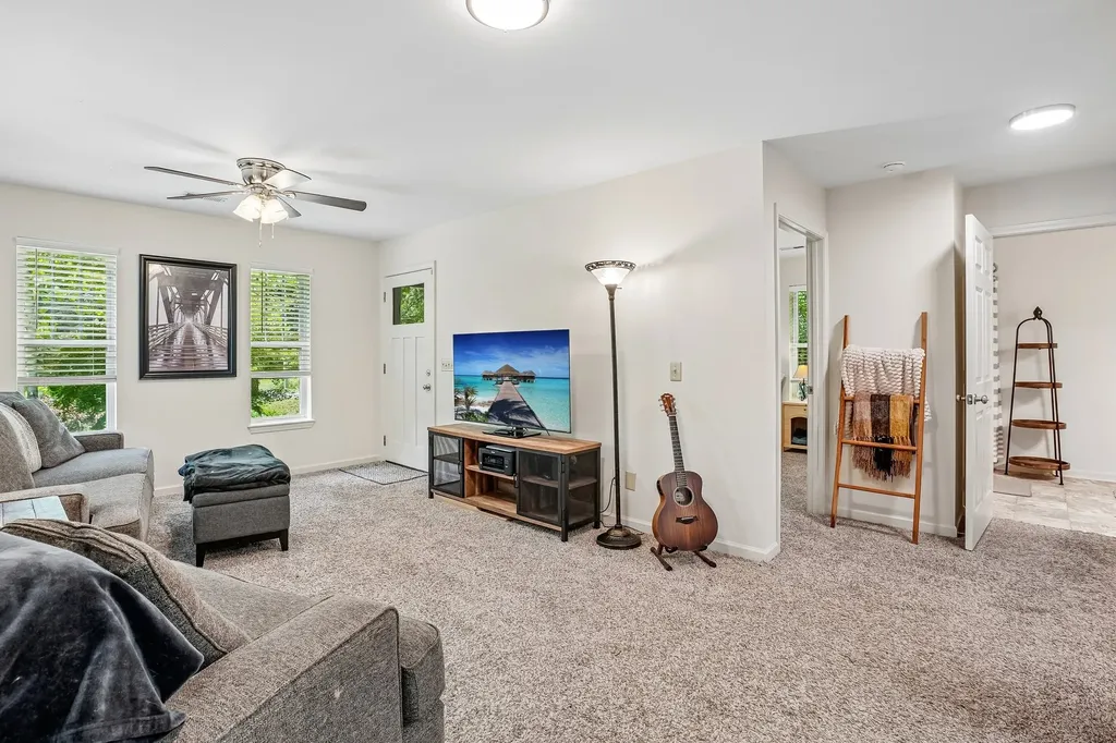 128 Silver Leaf Circle Dickson TN 37055