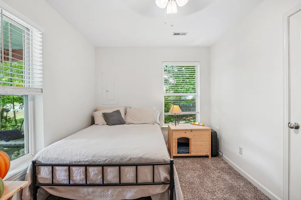 128 Silver Leaf Circle Dickson TN 37055