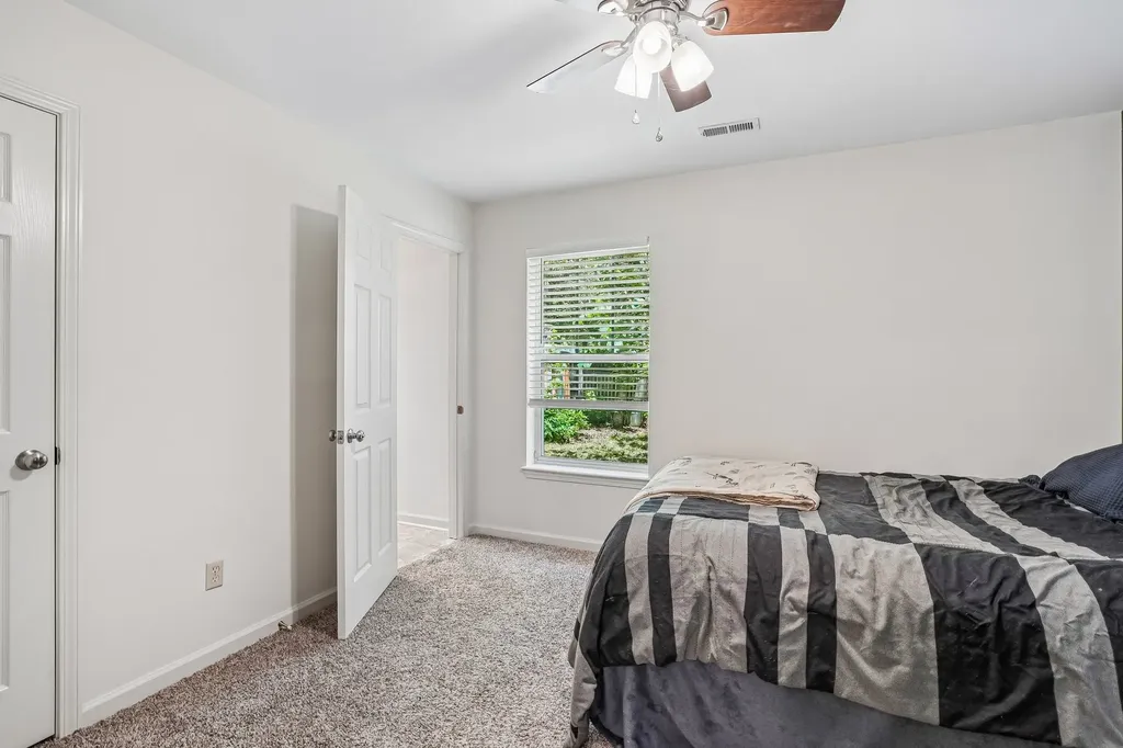 128 Silver Leaf Circle Dickson TN 37055