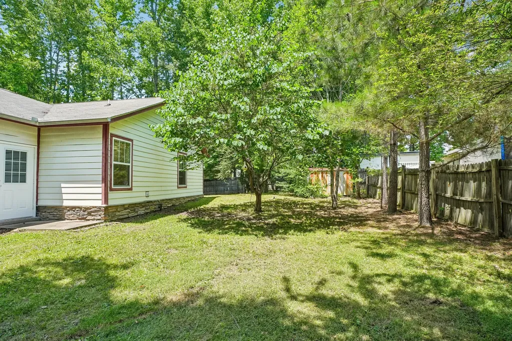 128 Silver Leaf Circle Dickson TN 37055
