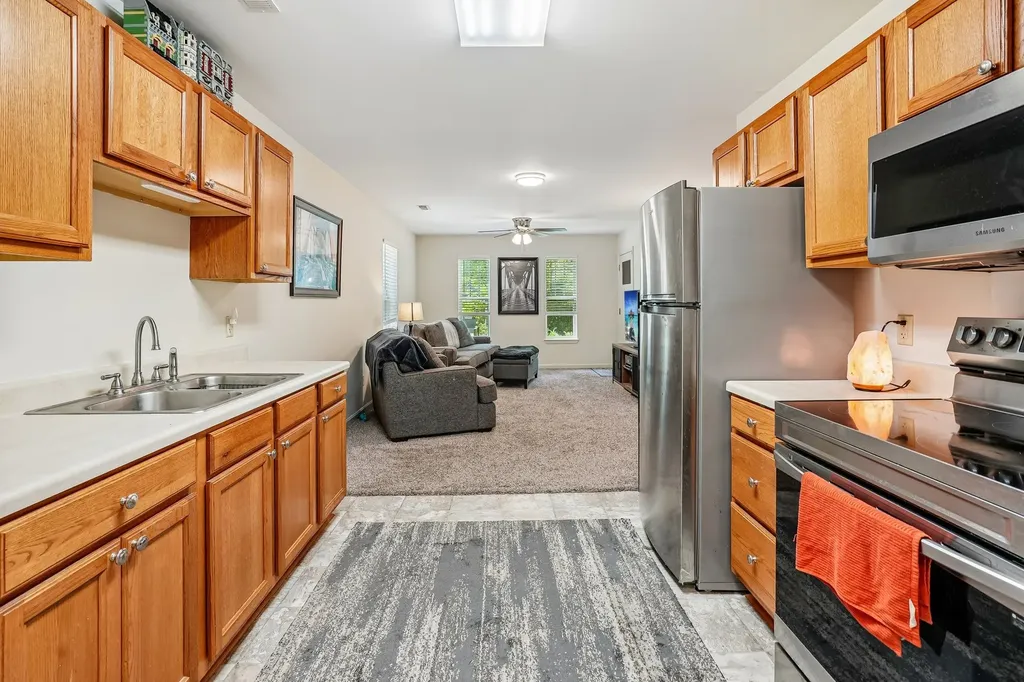 128 Silver Leaf Circle Dickson TN 37055