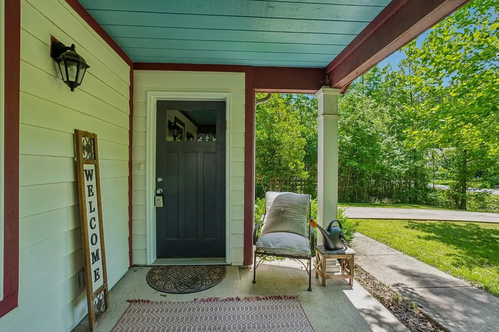 128 Silver Leaf Circle Dickson TN 37055