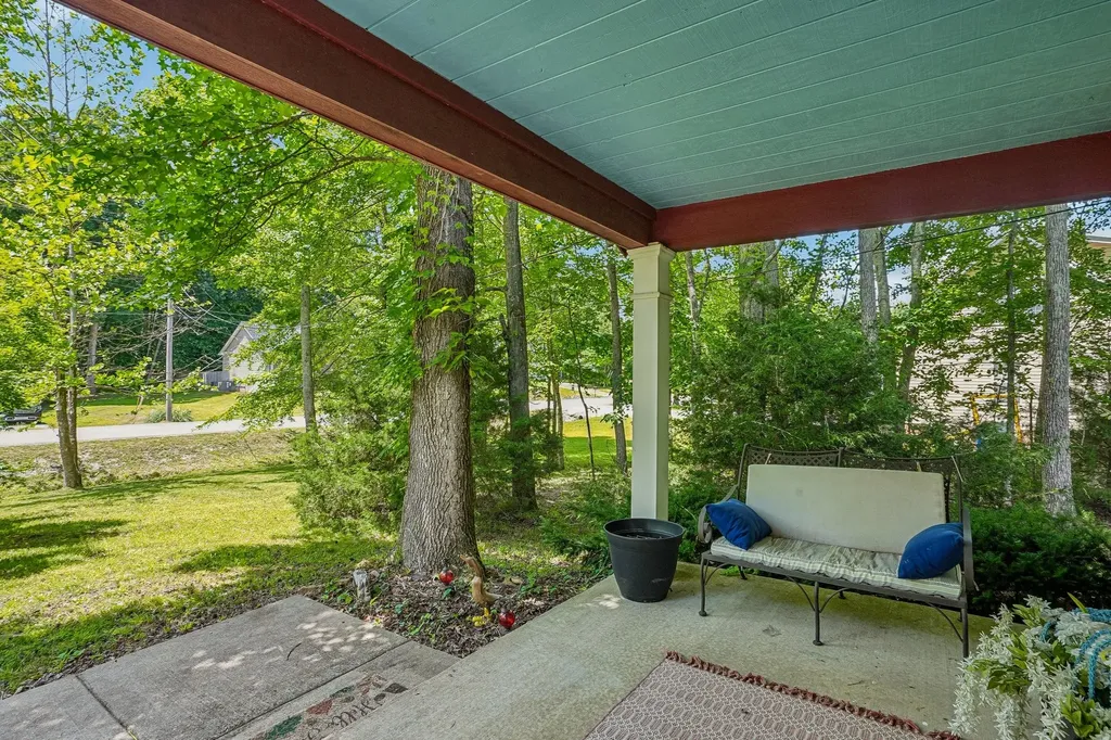 128 Silver Leaf Circle Dickson TN 37055