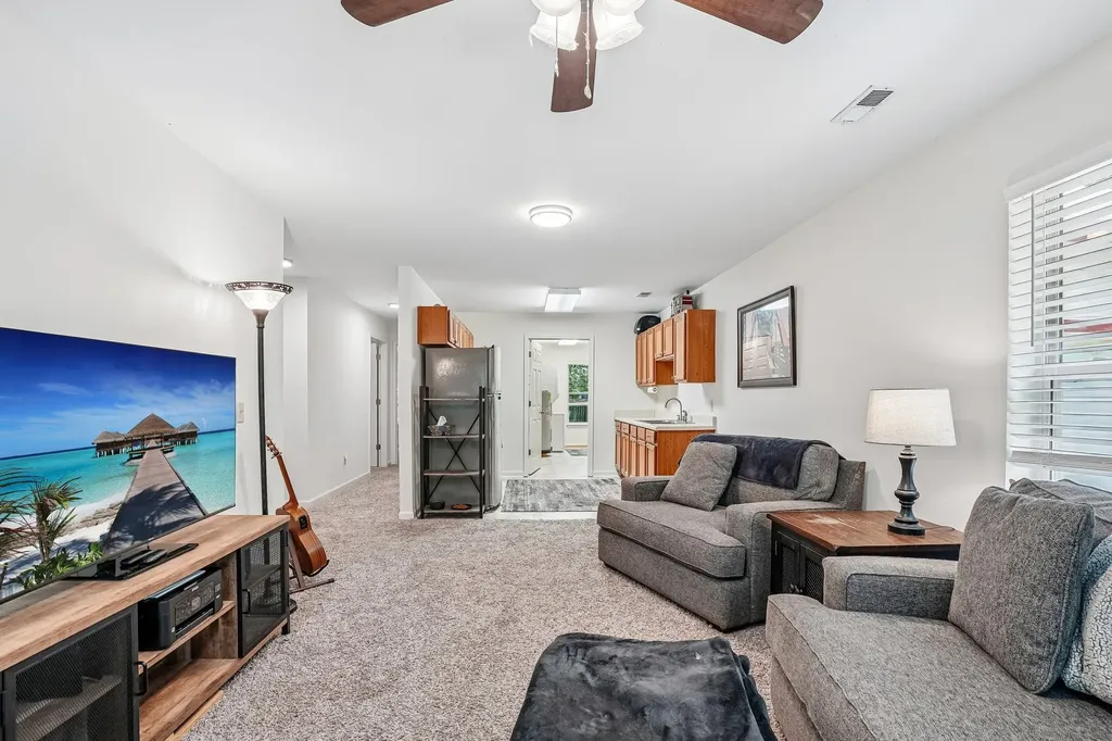 128 Silver Leaf Circle Dickson TN 37055