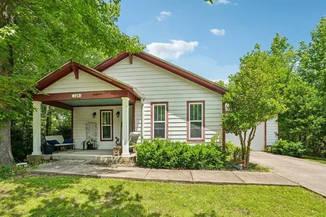 128 Silver Leaf Circle Dickson TN 37055