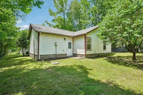 128 Silver Leaf Circle Dickson TN 37055