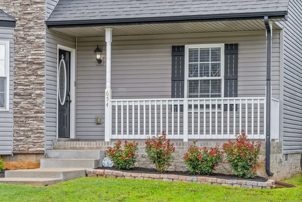 654 Fox Hound Drive Clarksville TN 37040