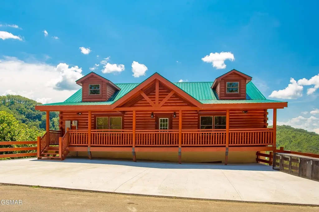 3270 Lonesome Pine Way Sevierville TN 37862