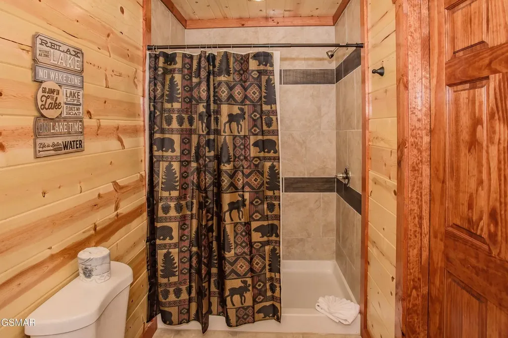 3270 Lonesome Pine Way Sevierville TN 37862