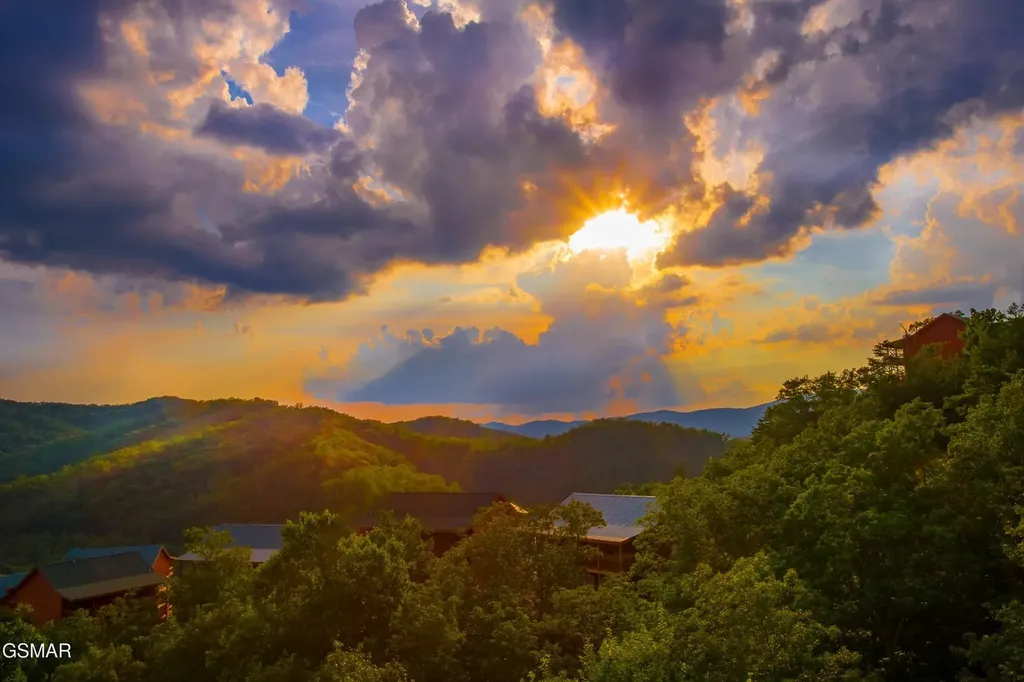 3270 Lonesome Pine Way Sevierville TN 37862