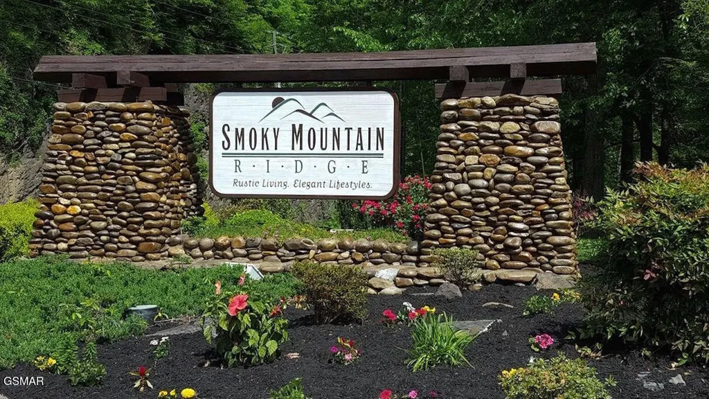 3270 Lonesome Pine Way Sevierville TN 37862