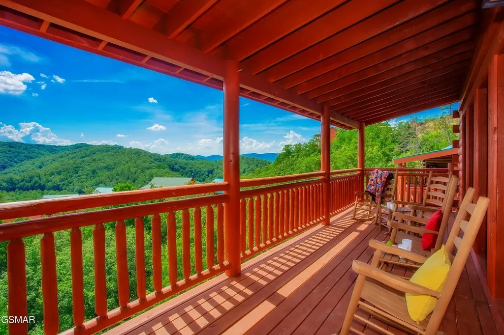 3270 Lonesome Pine Way Sevierville TN 37862