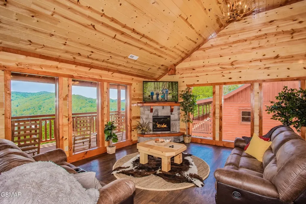 3270 Lonesome Pine Way Sevierville TN 37862