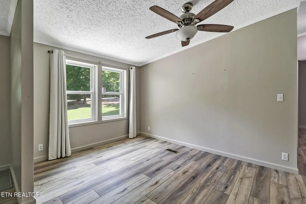 149 Vandever Lane Crossville TN 38572