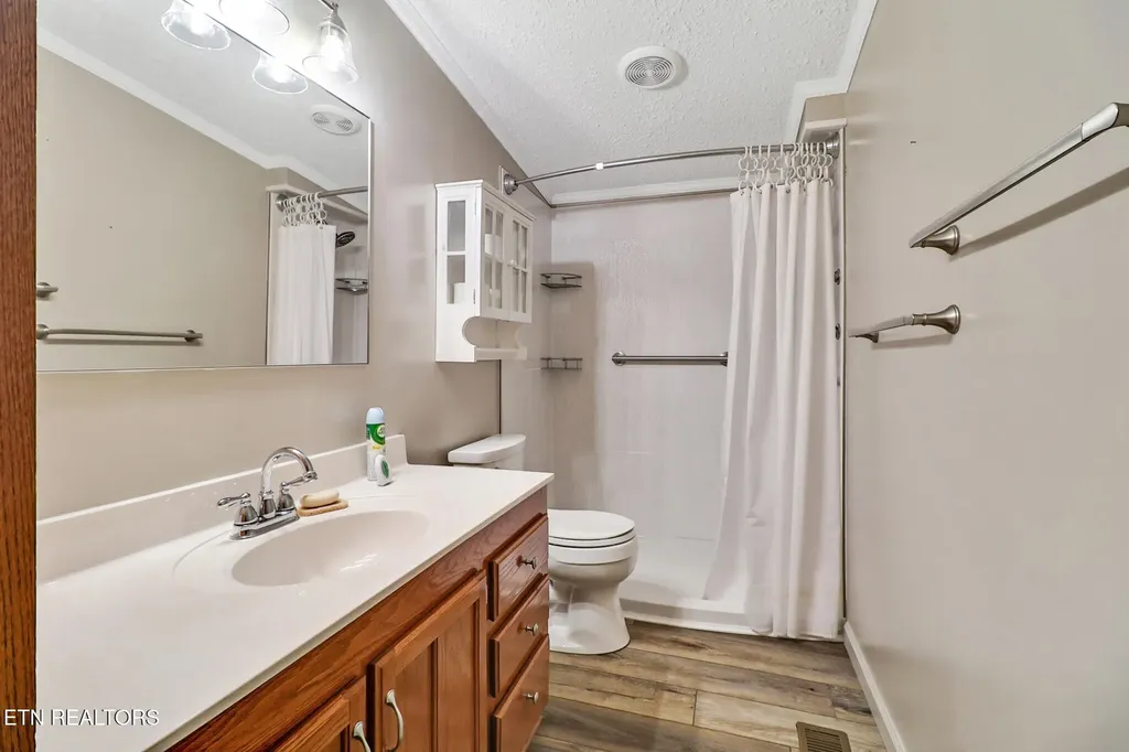 149 Vandever Lane Crossville TN 38572