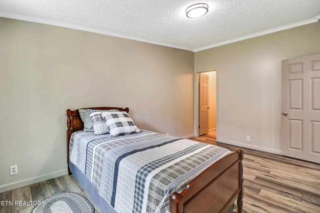 149 Vandever Lane Crossville TN 38572