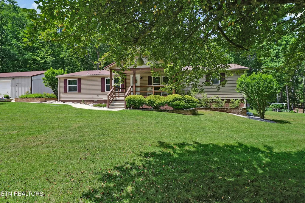 149 Vandever Lane Crossville TN 38572