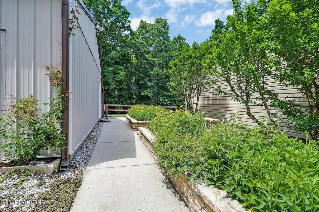 149 Vandever Lane Crossville TN 38572