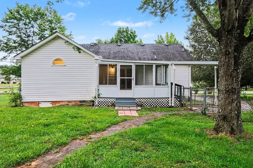 2011 Sugartree Drive Murfreesboro TN 37129