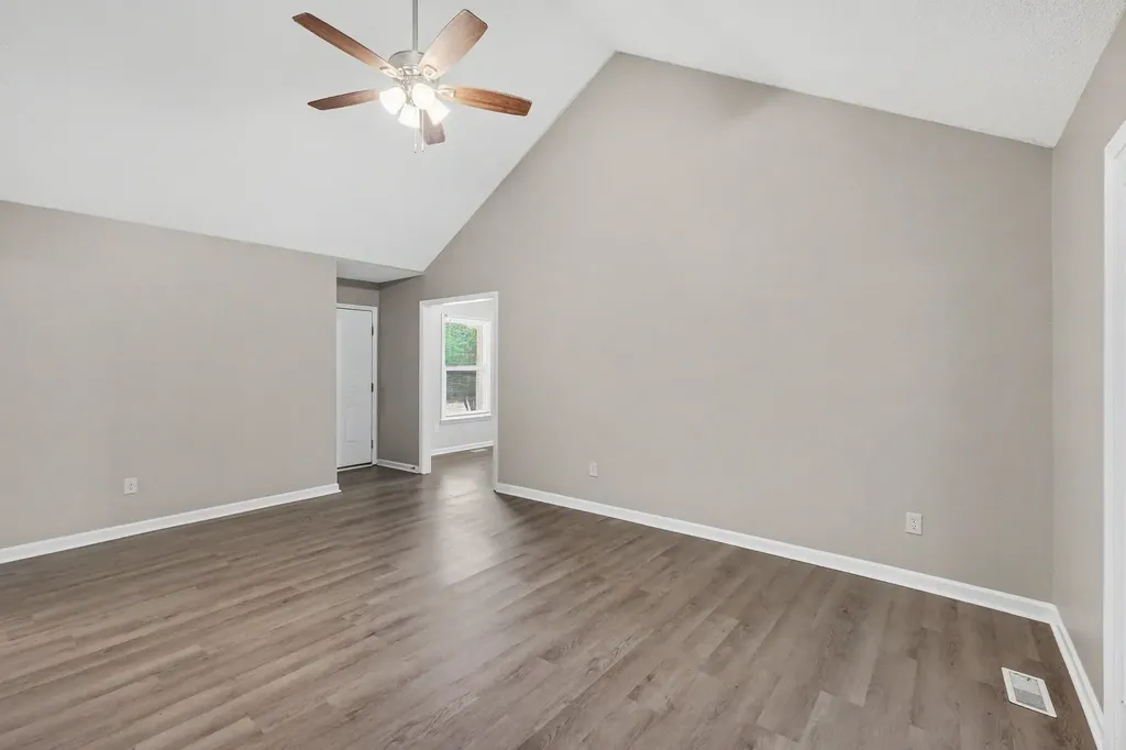 2011 Sugartree Drive Murfreesboro TN 37129