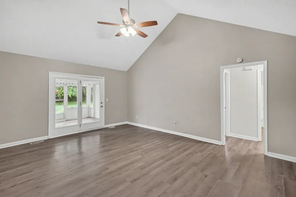 2011 Sugartree Drive Murfreesboro TN 37129