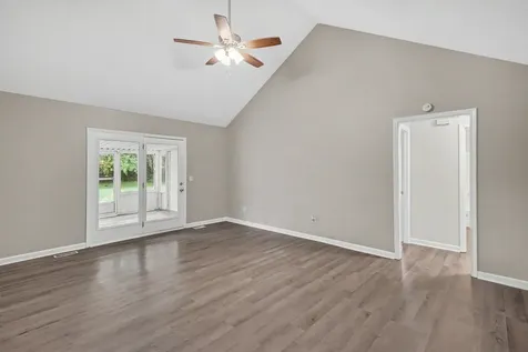 2011 Sugartree Drive Murfreesboro TN 37129