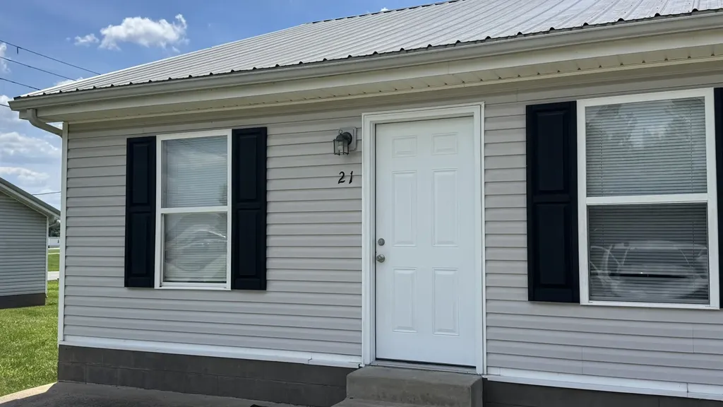 205 Anthony Oak Grove KY 42262