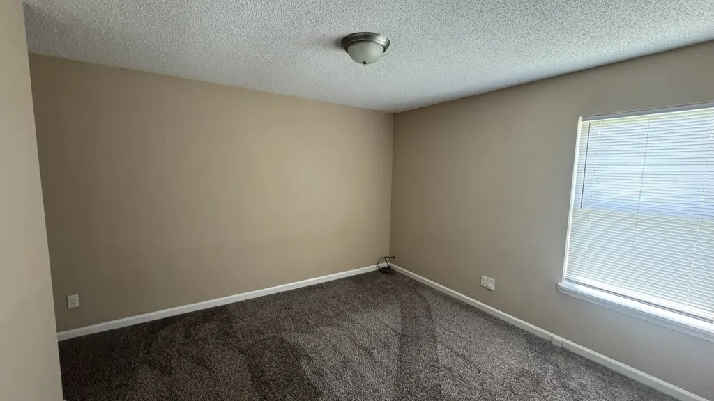 205 Anthony Oak Grove KY 42262