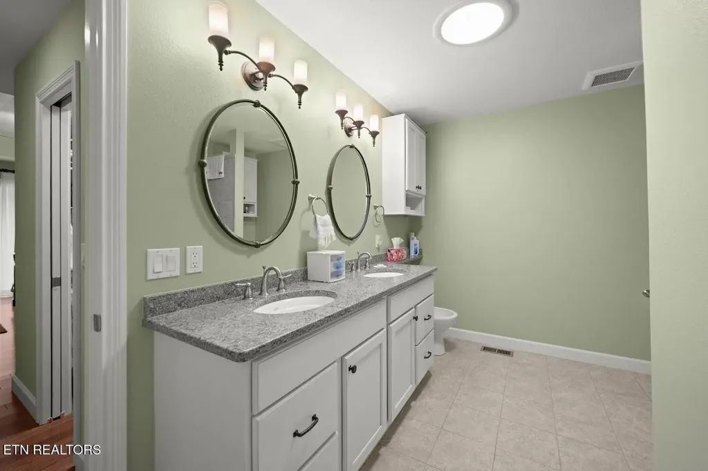 14 Heatherhurst Court Crossville TN 38558