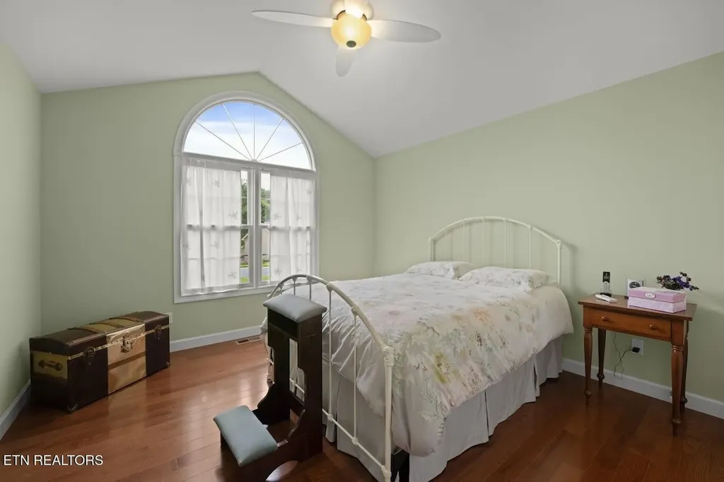 14 Heatherhurst Court Crossville TN 38558