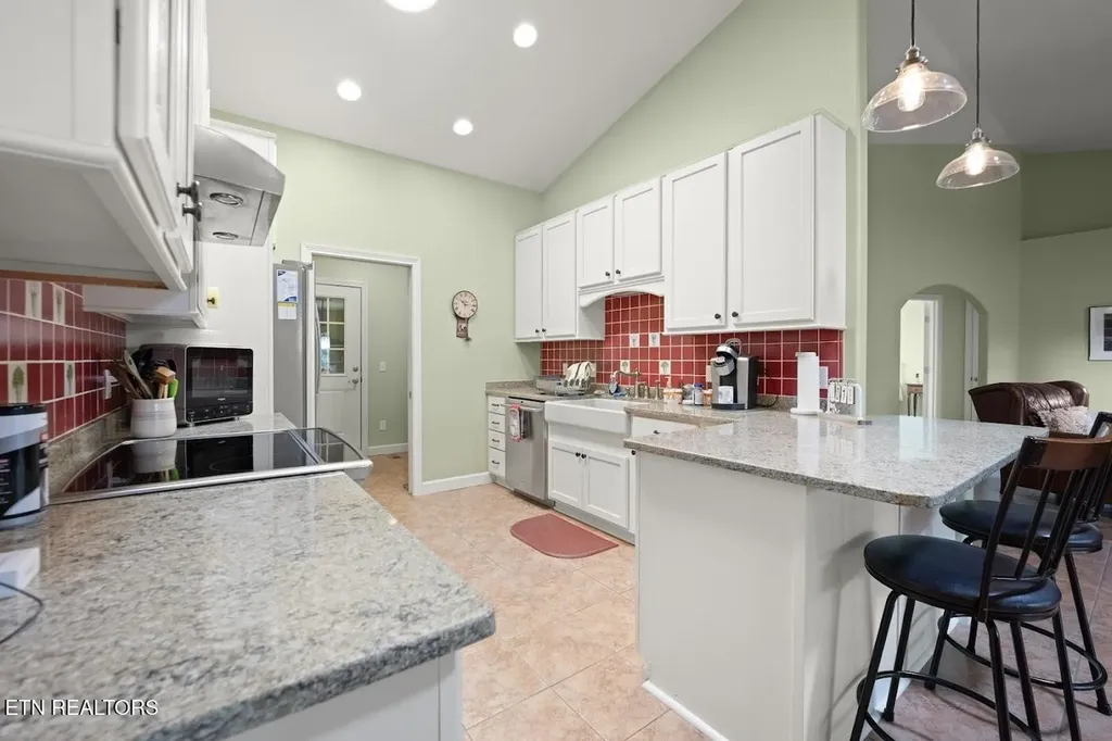14 Heatherhurst Court Crossville TN 38558